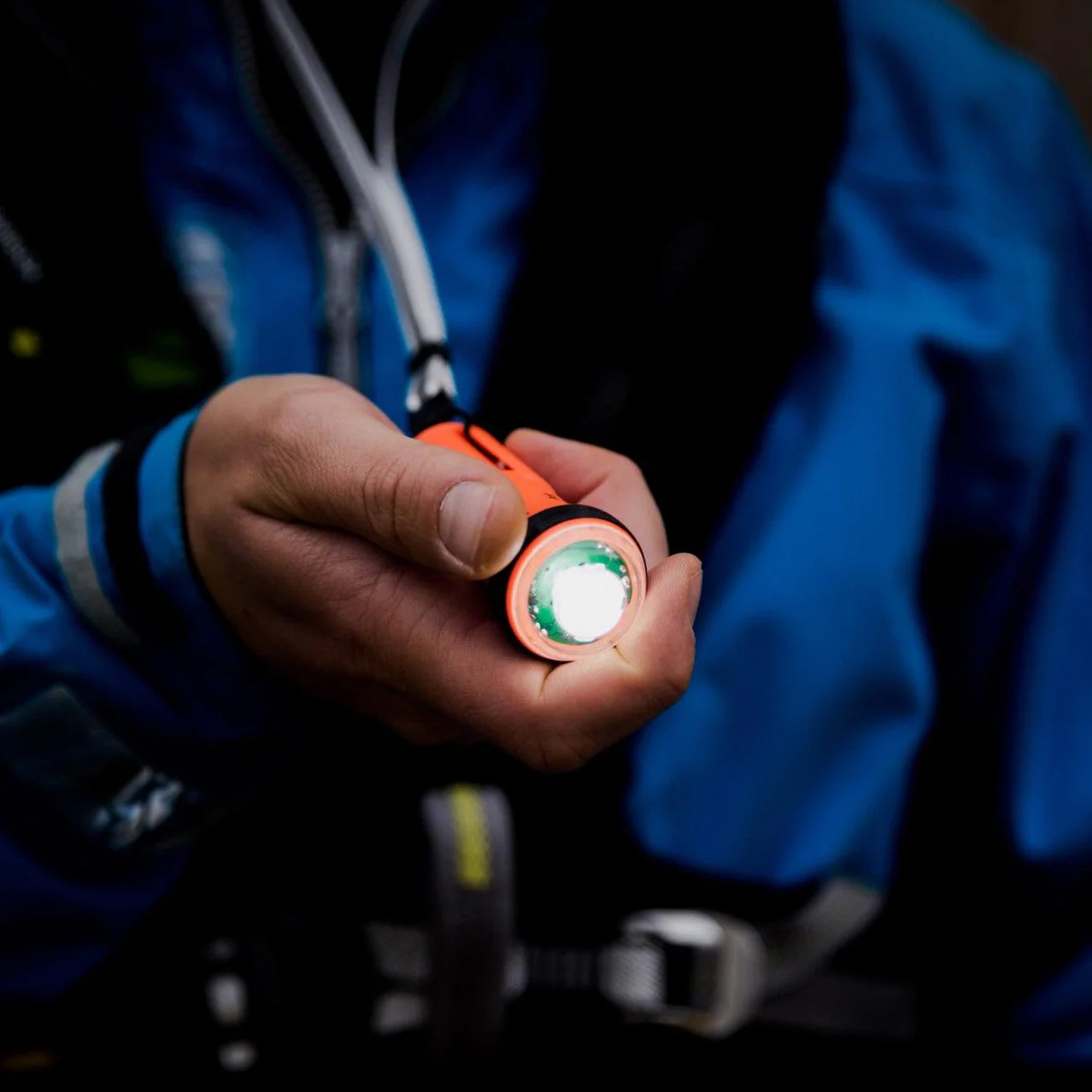 Float_On_In_Hand-_2mb_53a789ad-4a9d-4618-9bc9-ec6b811d05d7